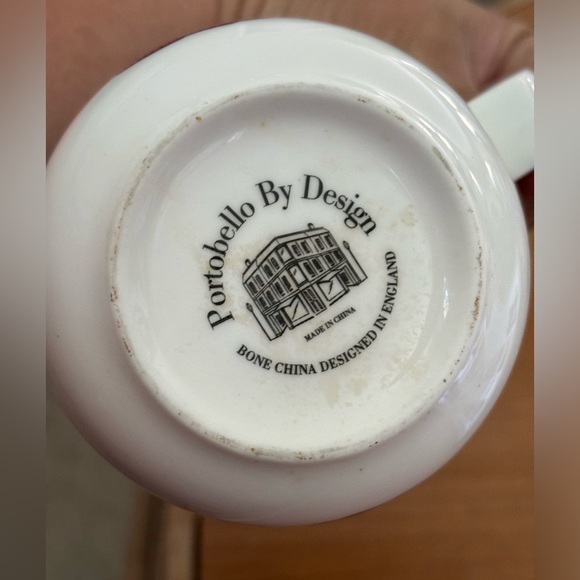 English Bulldog bone china mug designed in England - Picture 5 of 5